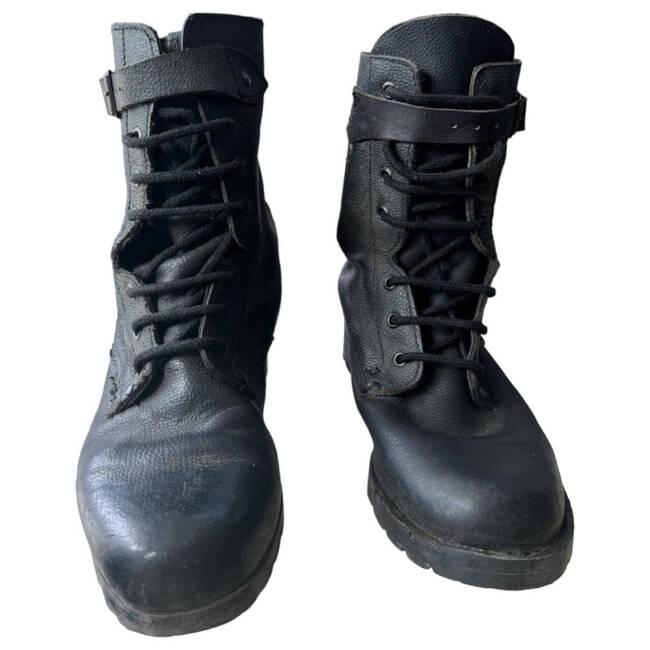 BLACK LEATHER BOOTS FOR SKYDIVERS - MILITARY SURPLUS FROM ROMANIAN ARMY - IN GOOD CONDITION