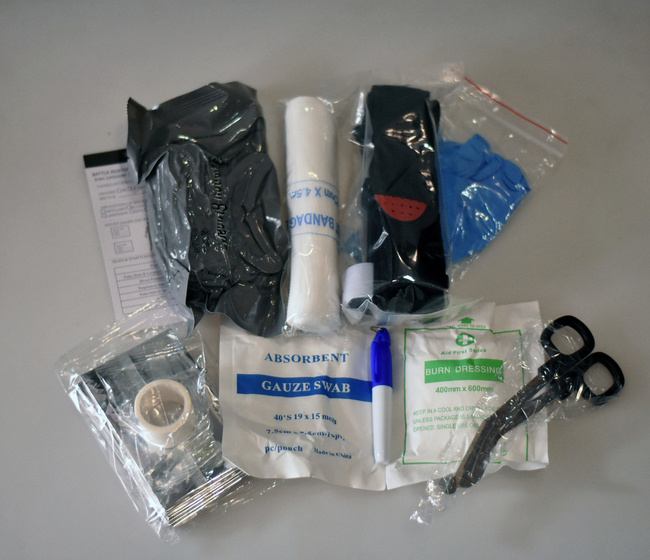 COMPLETE FIRST AID, SURVIVAL AND MEDICAL EMERGENCY KIT - WITH POUCH AND ACCESSORIES - 15 PIECES - LECTER TACTICAL