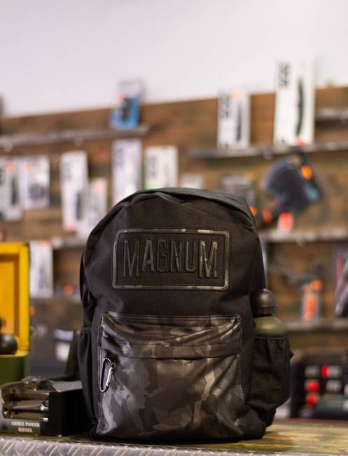 MAGNUM CORPS BACKPACK - BLACK/SILVER CAMO