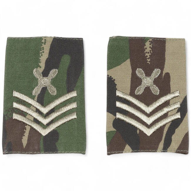 PAIR OF EPAULETS - SERGEANT TECHNIC - MILITARY SURPLUS BRITISH ARMY - DPM CAMO - AS NEW