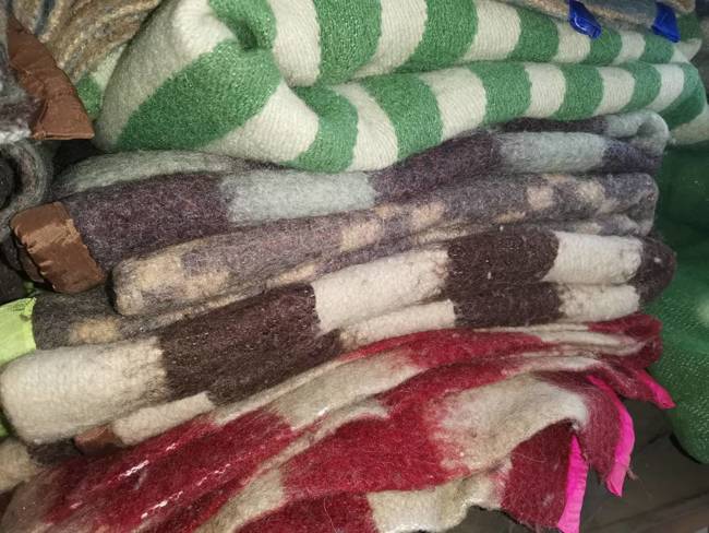 PURE WOOL VINTAGE BLANKET - 140x210 CM - VARIOUS COLORS - ROMANIAN ARMY MILITARY SURPLUS - USED