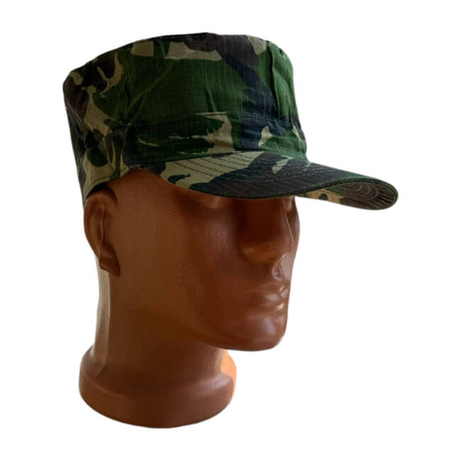 RIPSTOP CHAPEL - MILITARY SURPLUS ROMANIAN ARMY - DPM CAMO - LIKE NEW